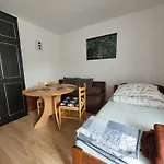 Renatka Przy Plazy 아파트 Unieście