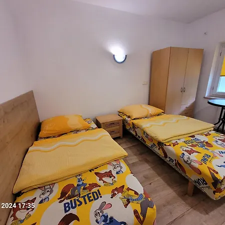 Renatka Przy Plazy Uniescie