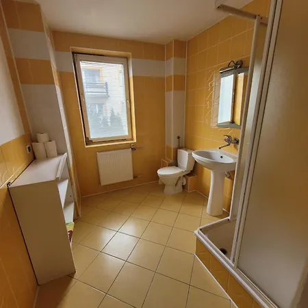 Renatka Przy Plazy Apartment Unieście