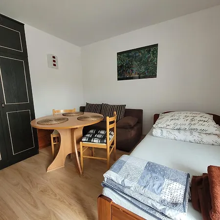 Renatka Przy Plazy Apartment Uniescie