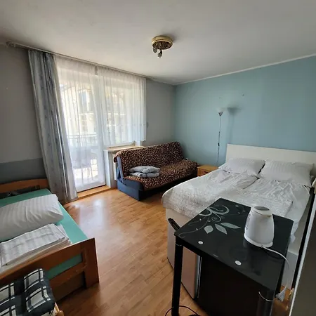 Renatka Przy Plazy 公寓 *